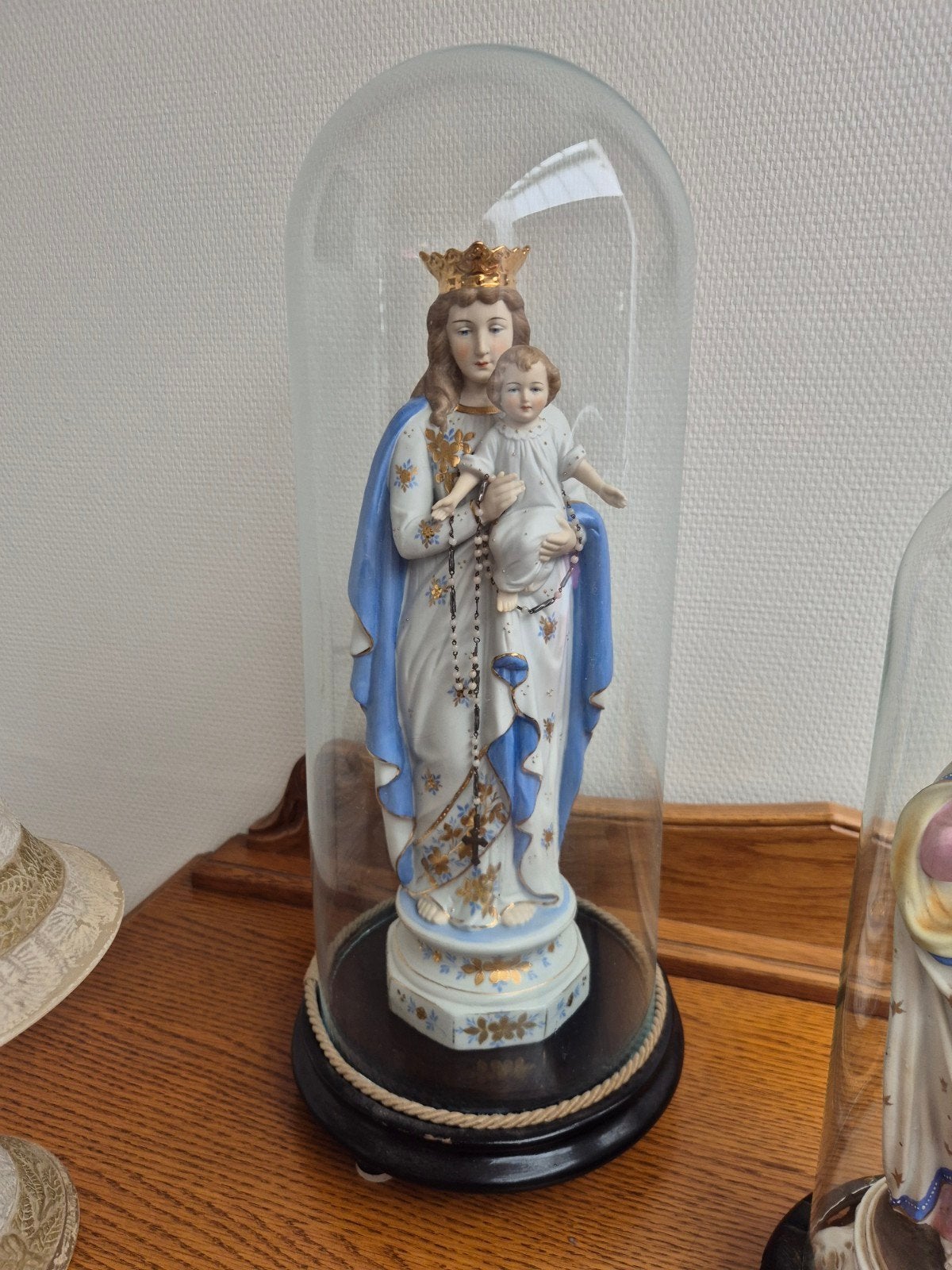 stolp met porselein maria, Ophalen