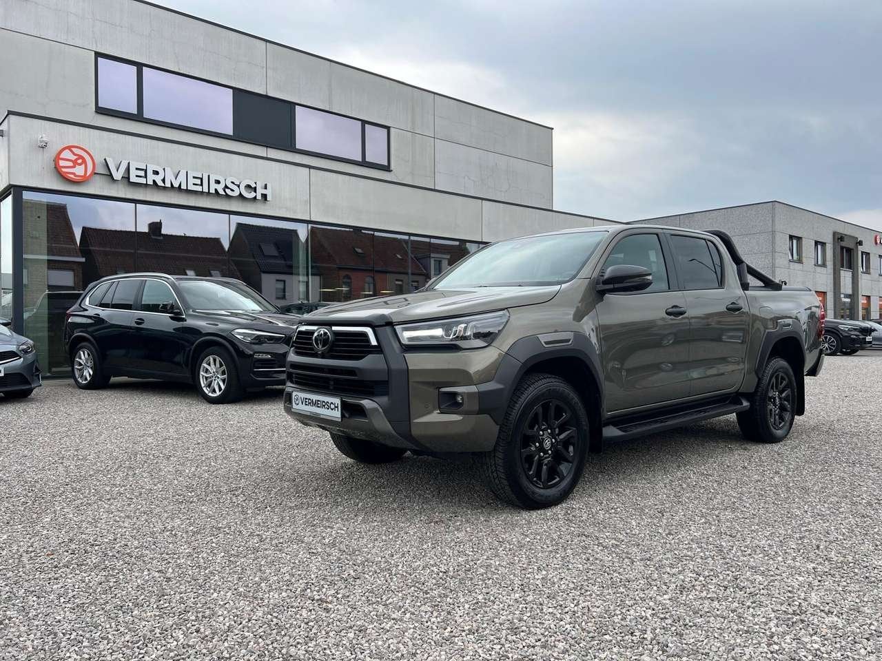 Toyota Hilux 2.8 D-4D 4WD Invincible*JBL*APPLE CARPLY*TREKH, Autos, 0 kg, Argent ou Gris, Achat, 4 portes