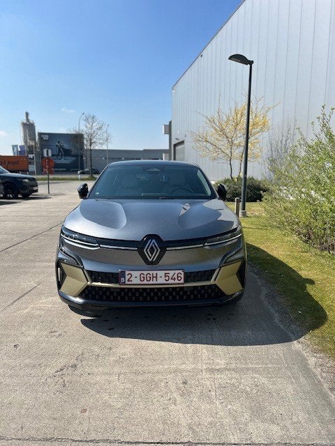 Renault Megane E-Tech 60 kWh Iconic R220 Optimum charge, Auto's, Renault, Automaat, Beige, Elektrisch, 5 deurs