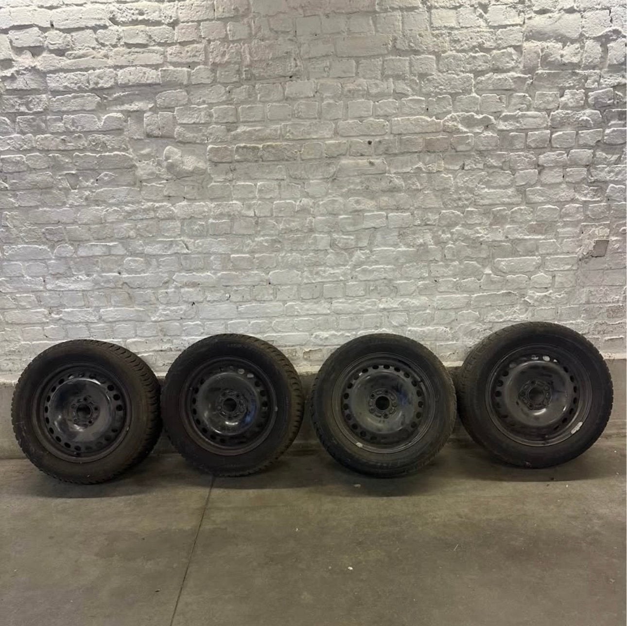 4x Stalenvelgen16"5-gaats 215/55R16 +doppen 5x112 VW Audi, Enlèvement, Comme neuf