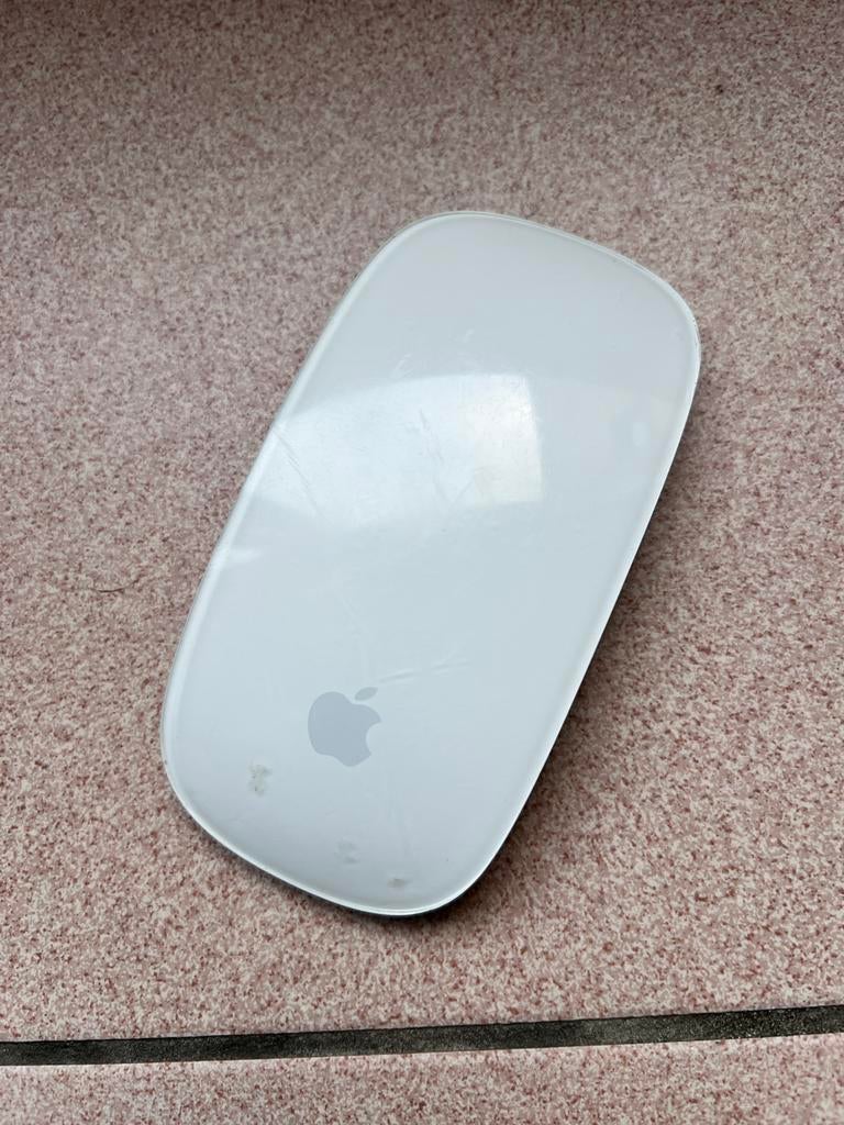 SOURIS APPLE SANS FIL A PILE - TBE, Enlèvement ou Envoi, Comme neuf, Sans fil, Souris