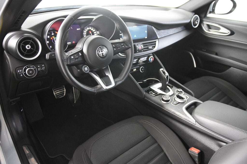 Alfa Romeo Giulia 2.2 Turbo Diesel, Achat, Entreprise, Entretenue par le concessionnaire, Noir