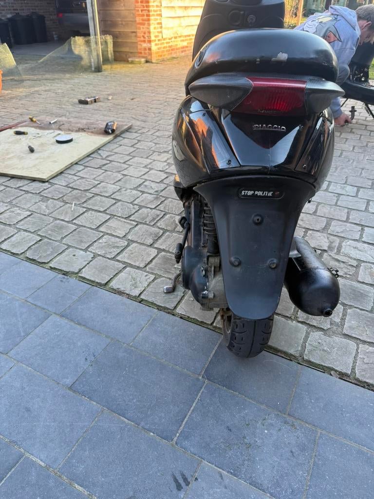 Piaggio zip 4t 50cc, Fietsen en Brommers, Scooters | Piaggio, Ophalen, Zo goed als nieuw, Zip