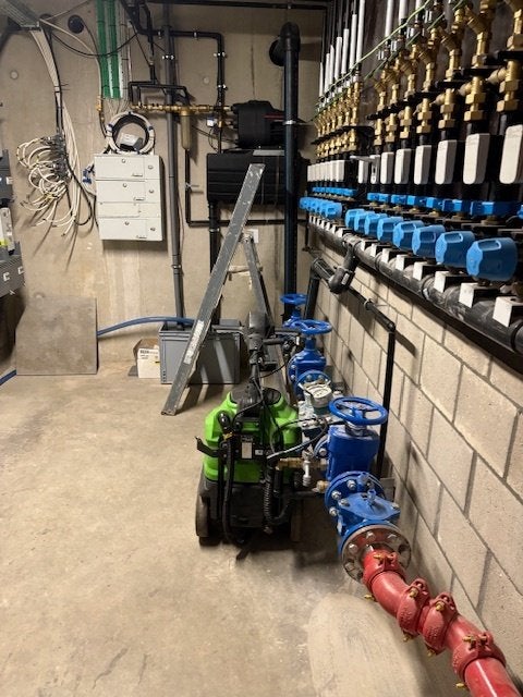 SCHUURSCHROB MACHINE, Ophalen