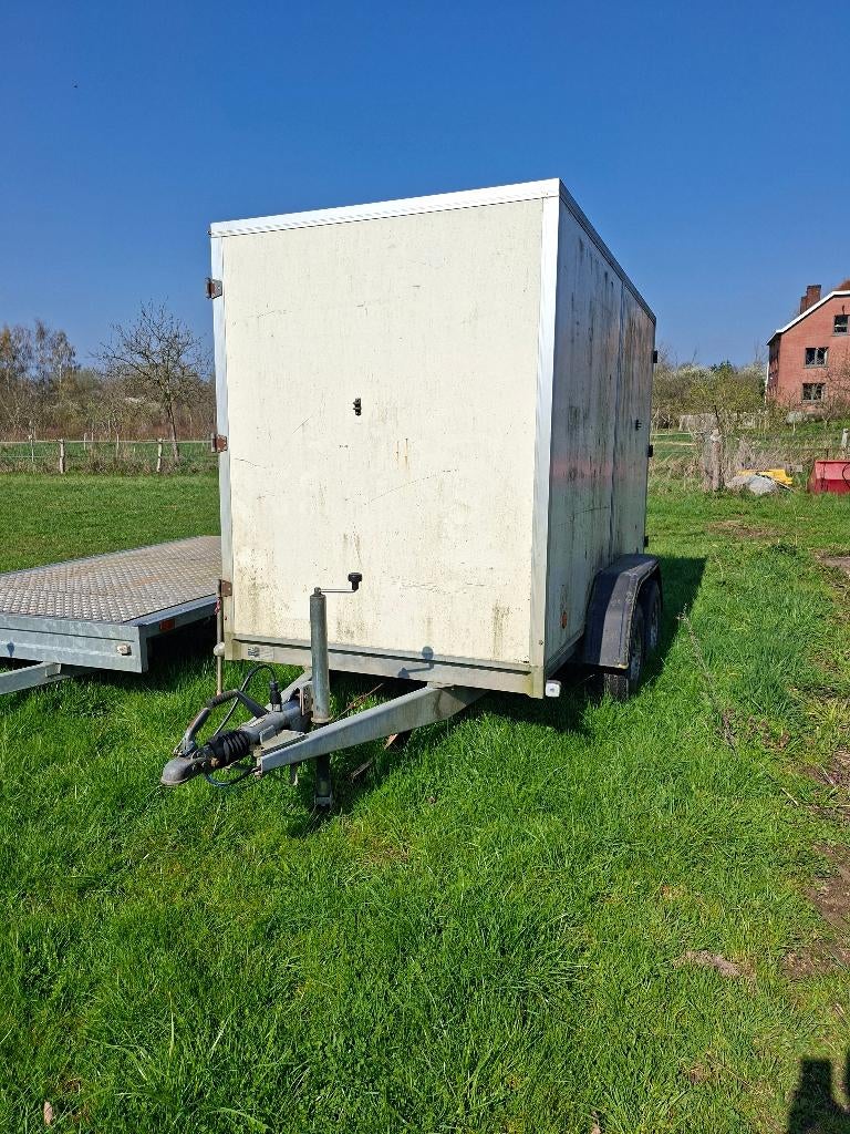 Gesloten Aanhangwagen hapert, Enlèvement, Utilisé
