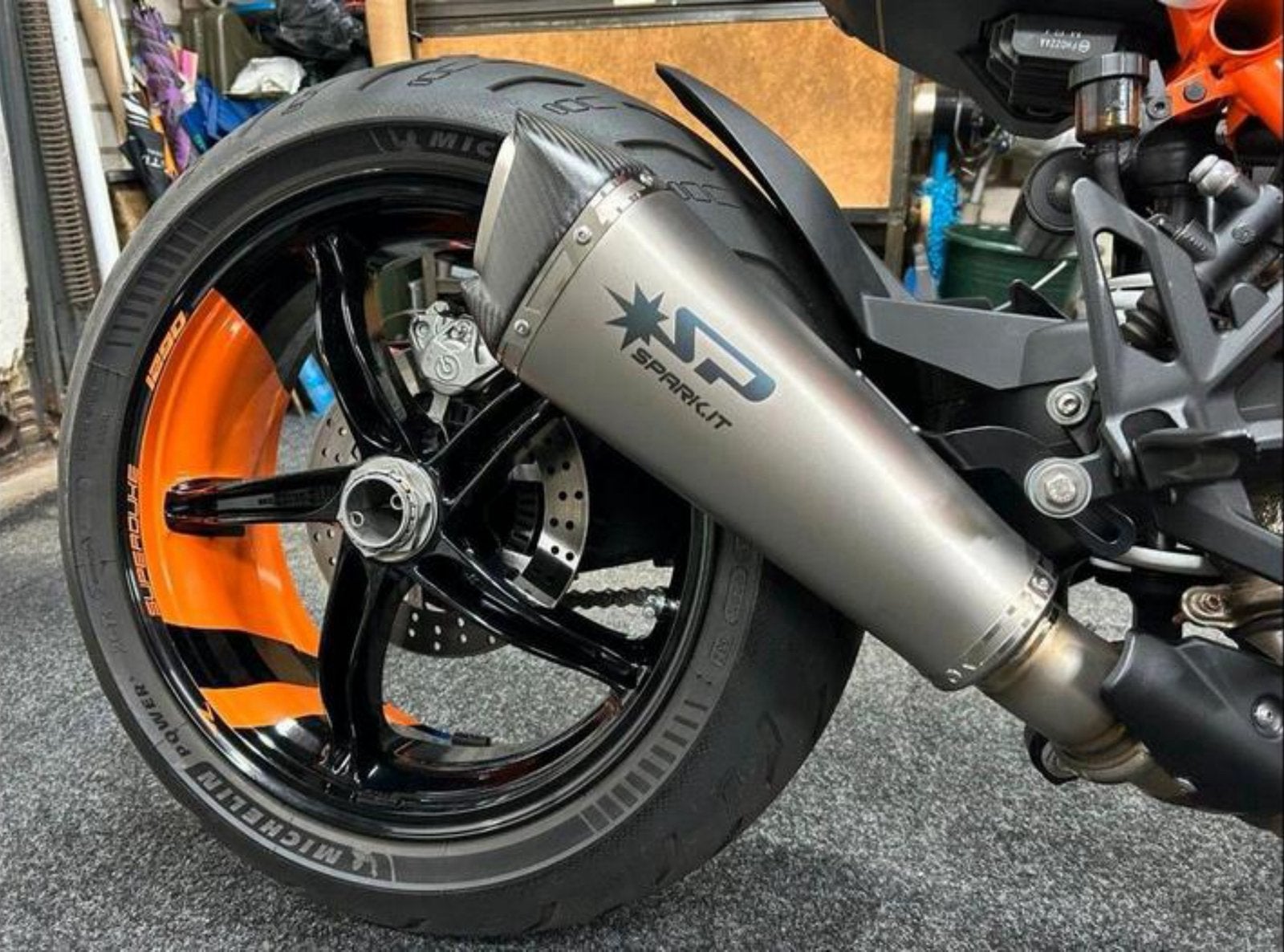Pot d'échappement homologué KTM Superduke 1290/1390R, Enlèvement ou Envoi, Comme neuf