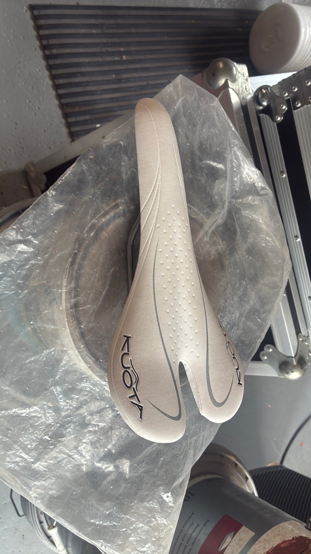 Selle San Marco, Enlèvement, Comme neuf