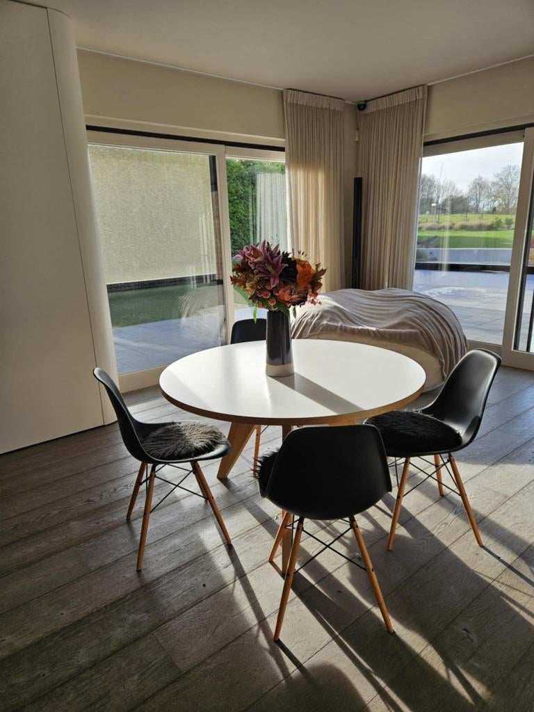Vitra tafelset op voetstuk + 4 Vitra-stoelen, Ophalen, 50 tot 100 cm, 100 tot 150 cm, Rond