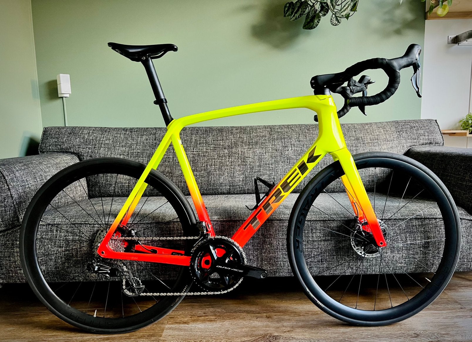 Full Carbon Trek Emonda SLR 9 Dura-Ace Di2 12s carbon Disc, Enlèvement ou Envoi, 57 à 61 cm, Comme neuf, Hommes