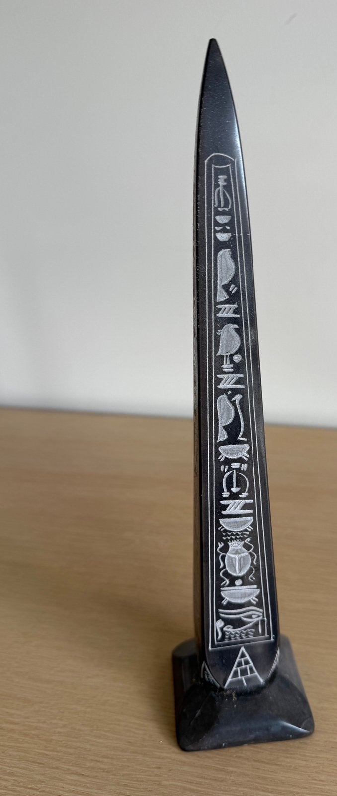 Obélisque égyptien en pierre noire - 30 cm, Antiquités & Art, Noir, Enlèvement, 30 cm