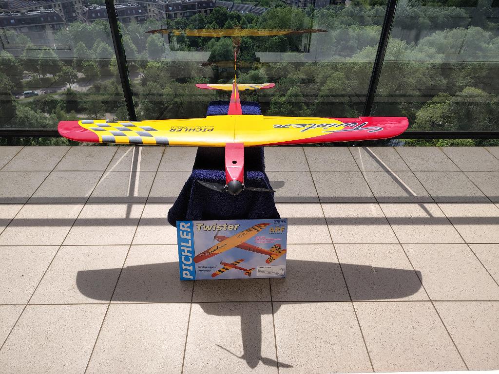 TWISTER Speed Racer-vliegtuig, Ophalen, Nieuw, Elektro, RTF (Ready to Fly)