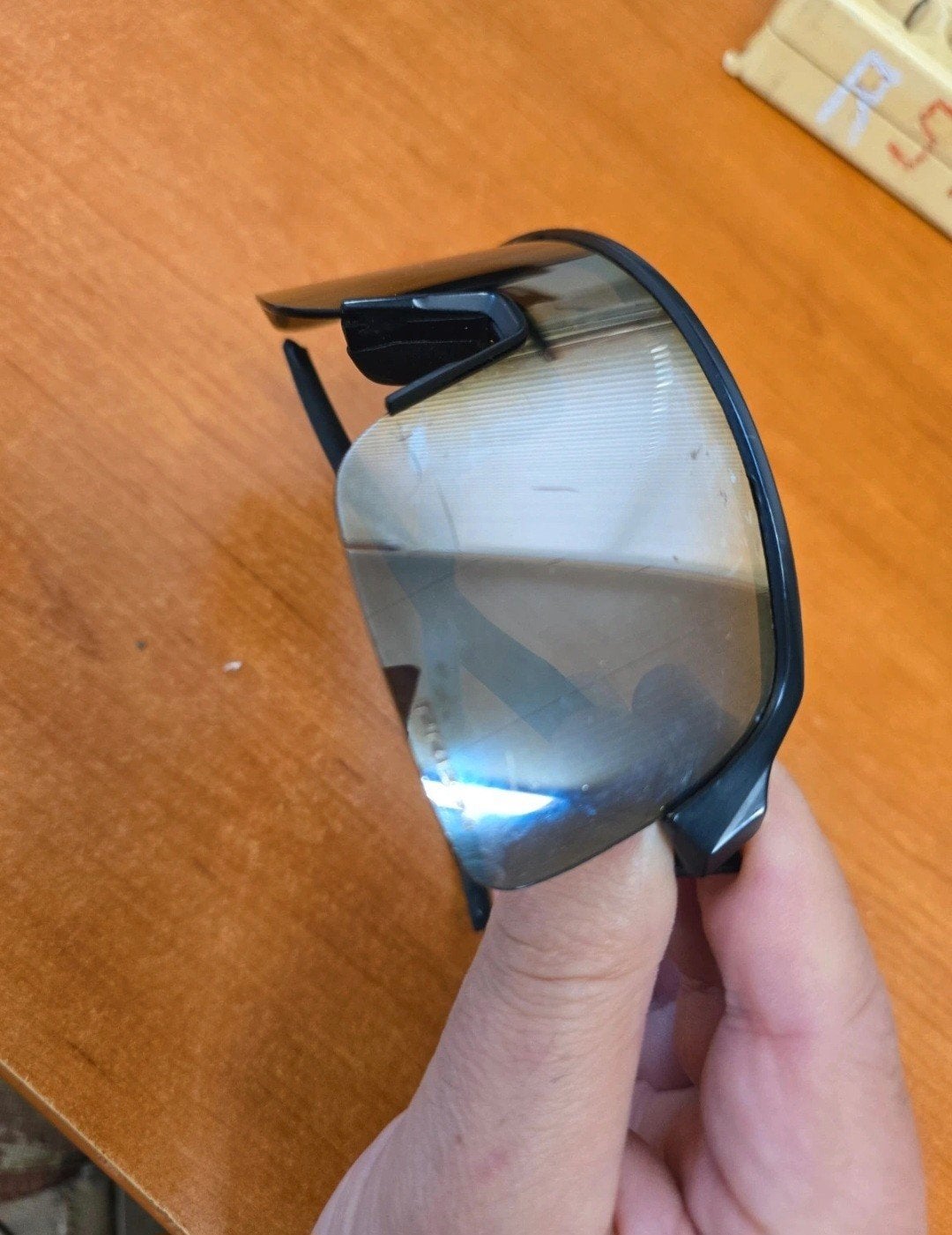 Oakley sutro lite ruilen, Enlèvement