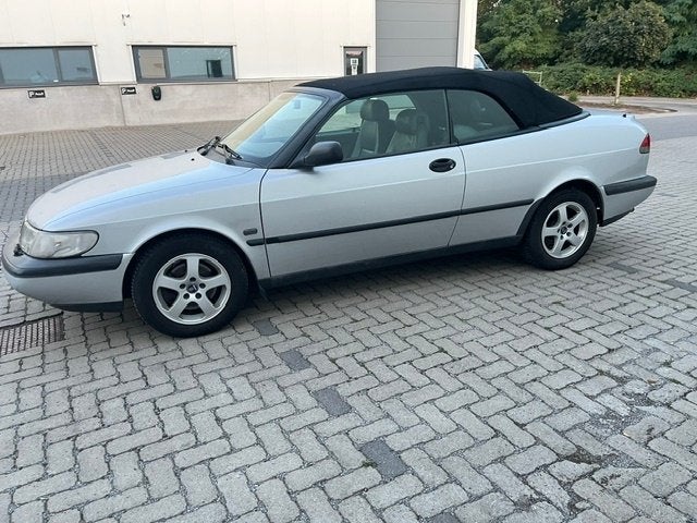 Saab 900 cabriolet OLDTIMER à seulement 174 km, Autos, Oldtimers & Ancêtres, Cuir, Argent ou Gris, Entreprise, Cabriolet