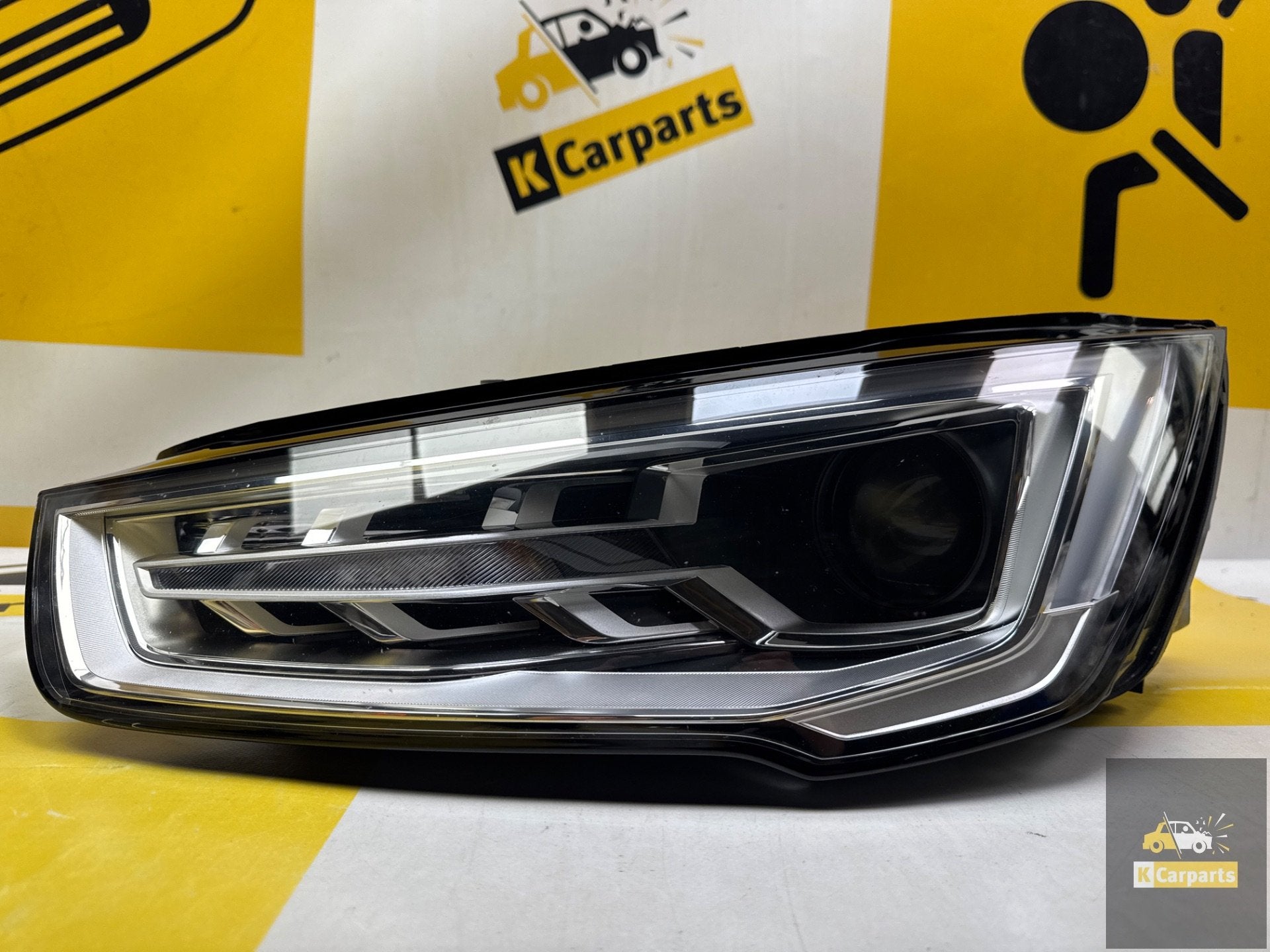 Audi A1 Koplamp 8XA Full LED Facelift 8XA941005 Liens, AUDI AG, Auto-Union-Strasse 1
85045  Ingolstadt, DE, Audi, Utilisé