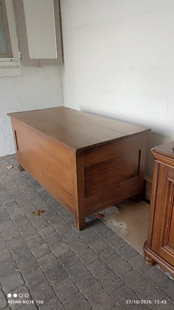 Coffre ancien en bois massif – style rustique, Maison & Meubles, Enlèvement, Chêne