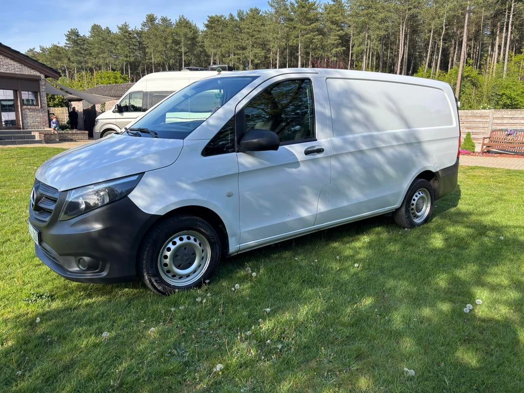 Mercedes. Voir 114. Modèle 2019 145 000 km, Autos, Particulier, Achat