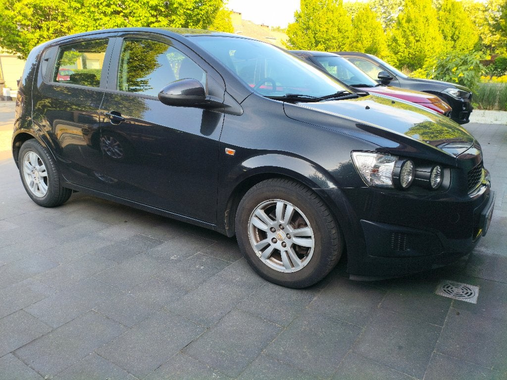 Chevrolet Aveo, Autos, Chevrolet, Particulier, Aveo, ABS, Airbags, Air conditionné, Ordinateur de bord, Verrouillage central, Air conditionné automatique