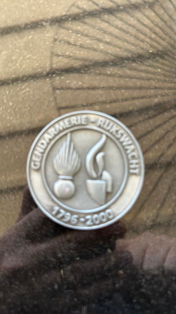MEDAILLE COMMEMORATIVE DEBUT ET FIN DE LA GENDARMERIE, Enlèvement, Gendarmerie