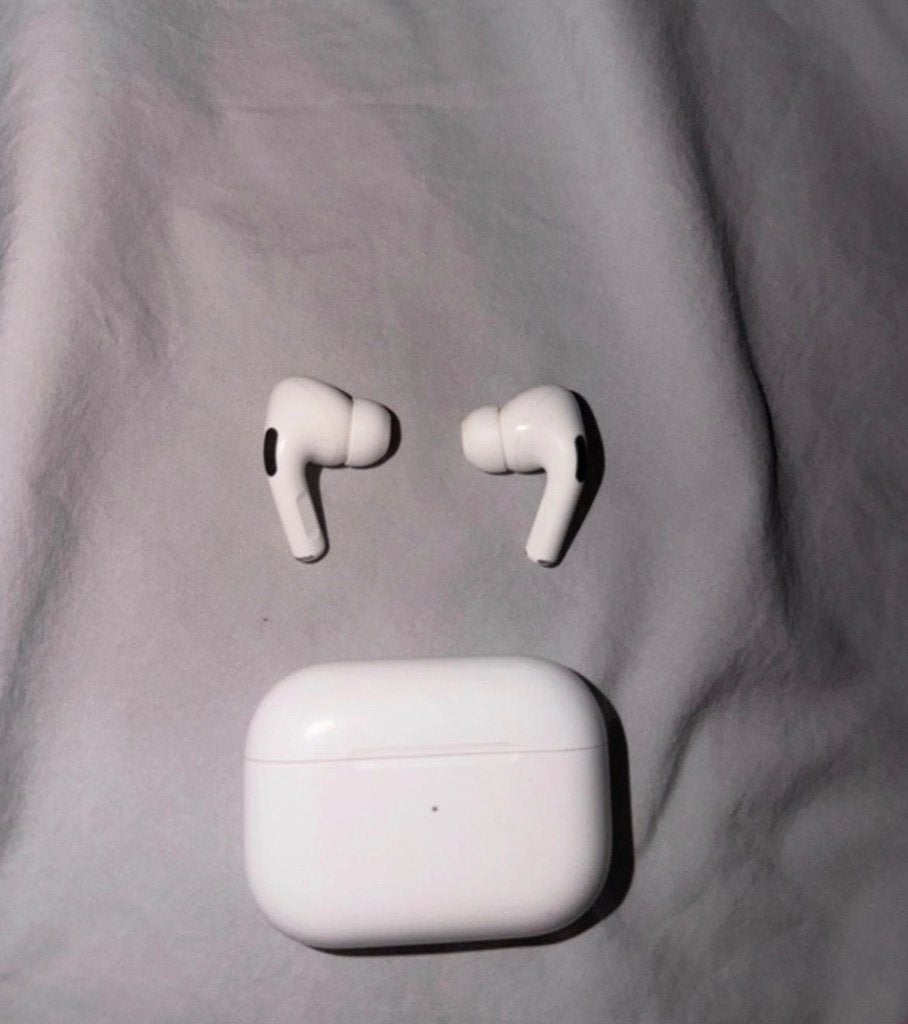 AirPods Pro 1 (2019), Gebruikt, Ophalen of Verzenden, Apple, In oorschelp (earbud)