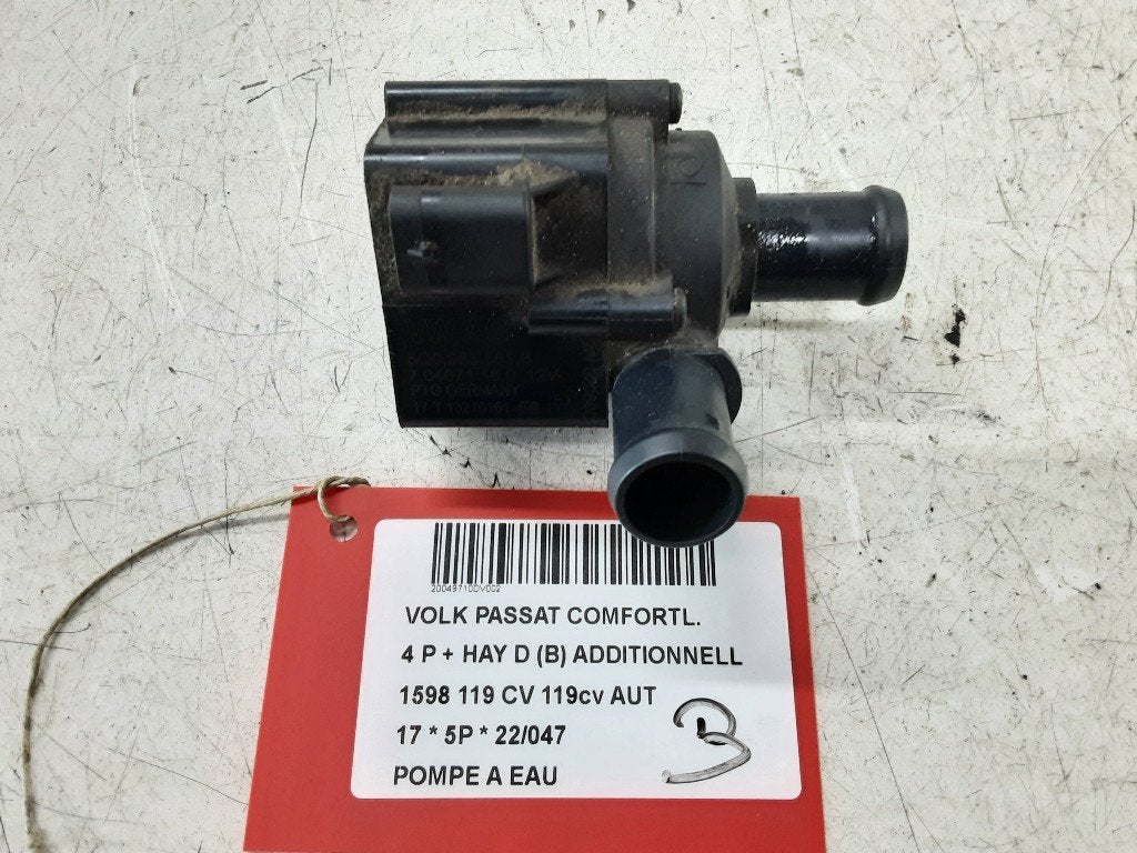 POMPE A EAU Volkswagen Passat (3G2) (5Q0965561B), Volkswagen, Volkswagen AG, Utilisé, Kundenbetreuung@volkswagen.de