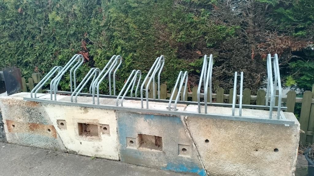 Fietsrek voor 10 fietsen 2 stuks, Ophalen, Zo goed als nieuw