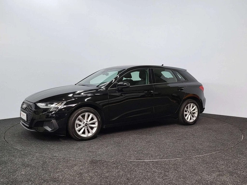 Audi A3 Sportback | 30 TFSI | 2022 | 111.418 km | Perfecte s, Stof, 1770 kg, LED verlichting, Zwart
