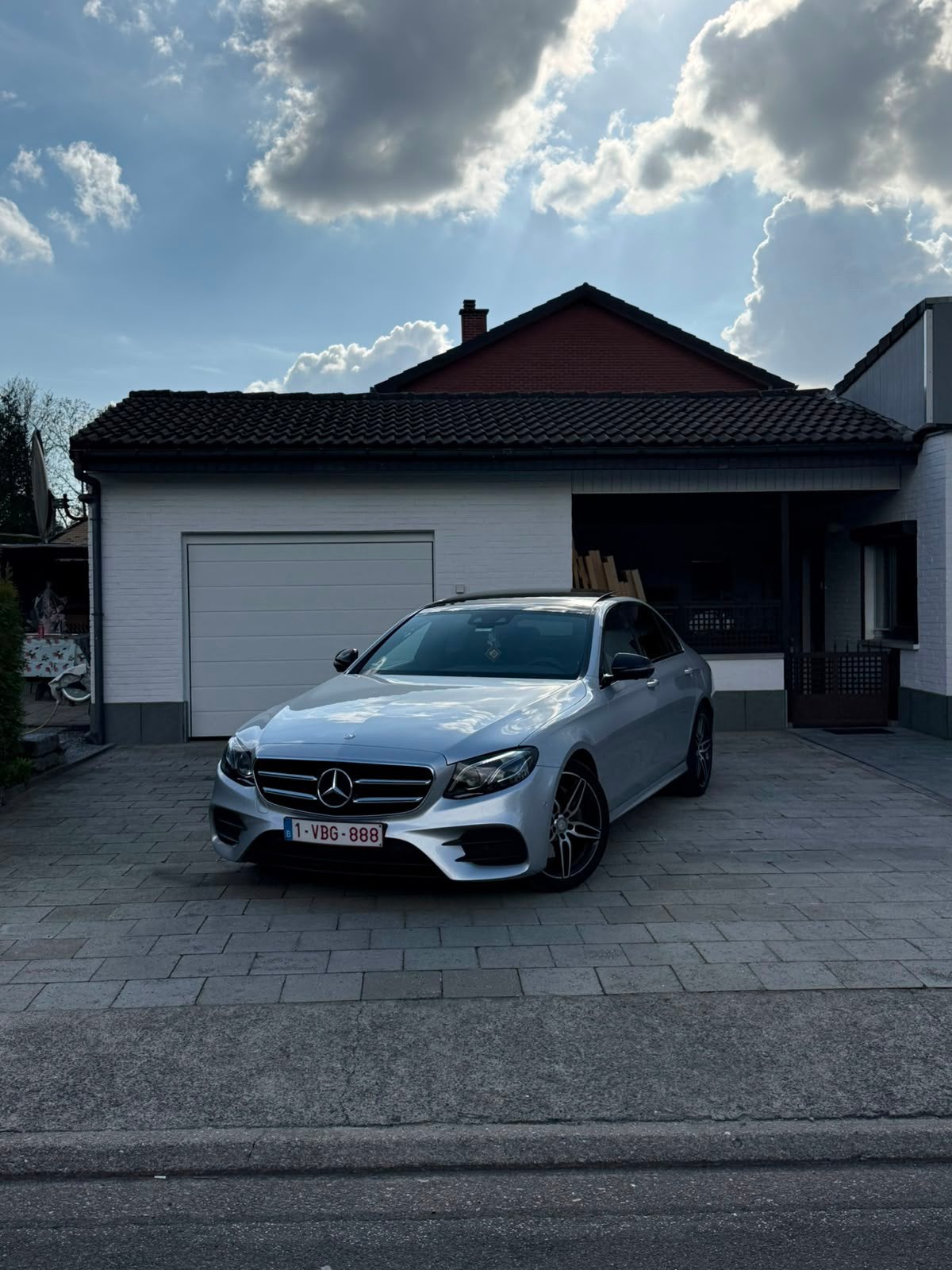 Mercedes E220d, Autos, Mercedes-Benz, Cuir, Argent ou Gris, Achat, Alarme