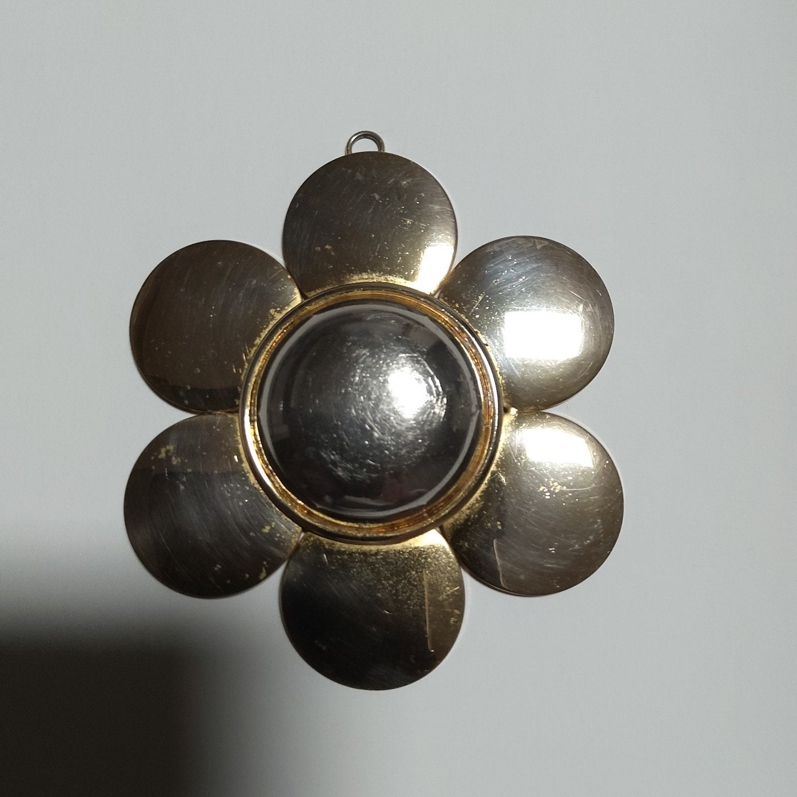 Hippie/ boho kettinghanger jaren 70. Diameter 8 cm., Ophalen of Verzenden, Gebruikt, Goud, Bloem of Plant