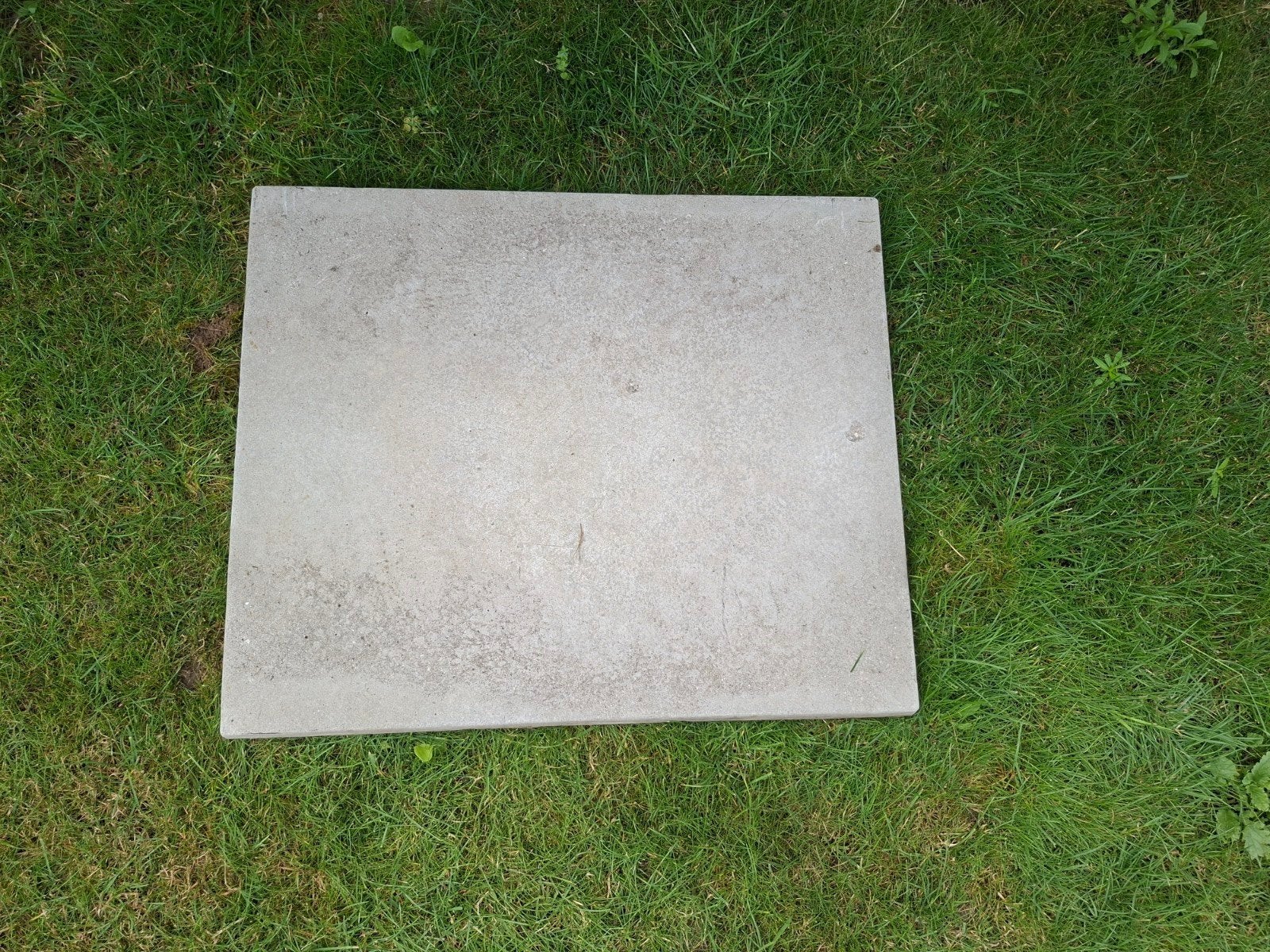 Betonnen afdekplaat 54  65  4 cm, Ophalen