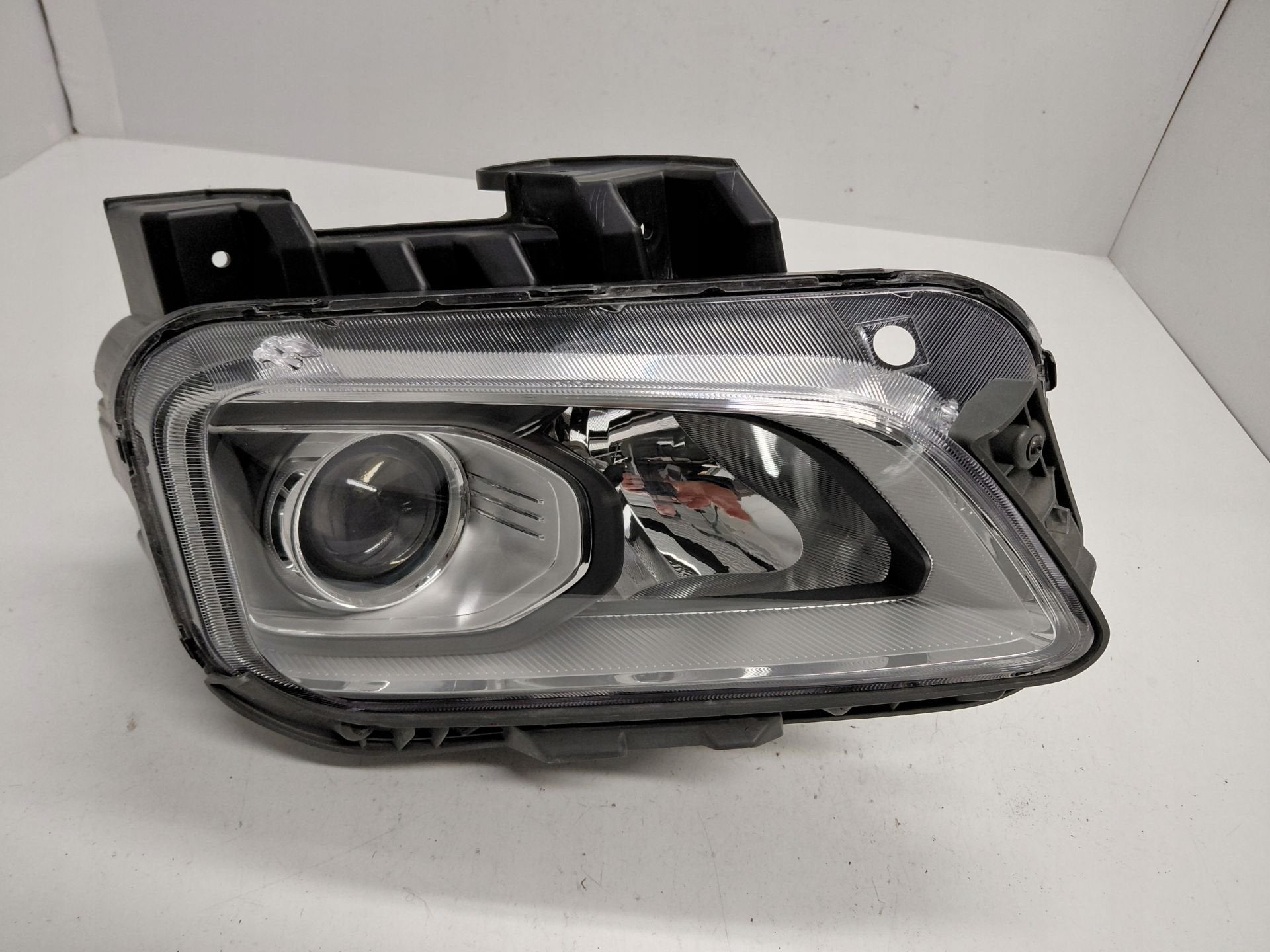 Hyundai Kona Koplamp Rechts 92102J9050, Gebruikt, Heolleung-ro 12
06797  Seoul, Info@hyundai.com, Hyundai