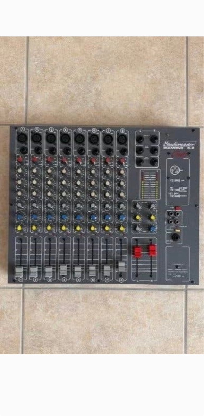 Console de mixage analogique Studiomaster Diamond Club 8-2 |, Musique & Instruments, Enlèvement, Comme neuf