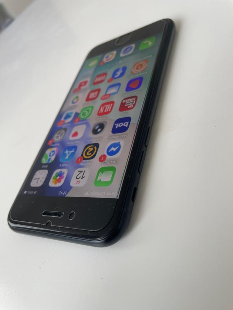 iPhone SE (2022)(5G) 3rd Generatie (batterij 100%), Telecommunicatie, Mobiele telefoons | Apple iPhone, Ophalen of Verzenden, Zo goed als nieuw