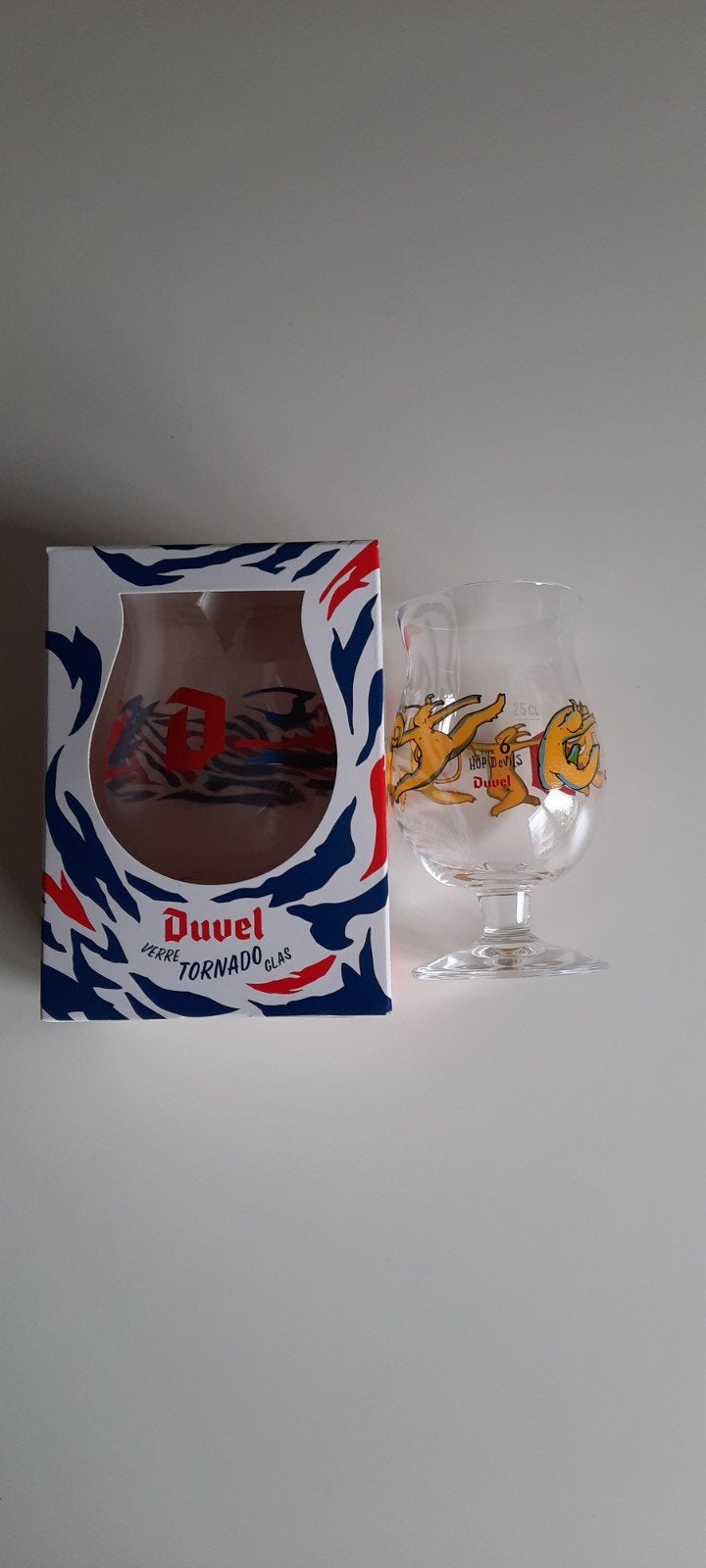 2 Duvel glazen  Tornado  en the 6 hop devils  25cl, Verzamelen, Ophalen of Verzenden, Zo goed als nieuw, Glas of Glazen, Duvel
