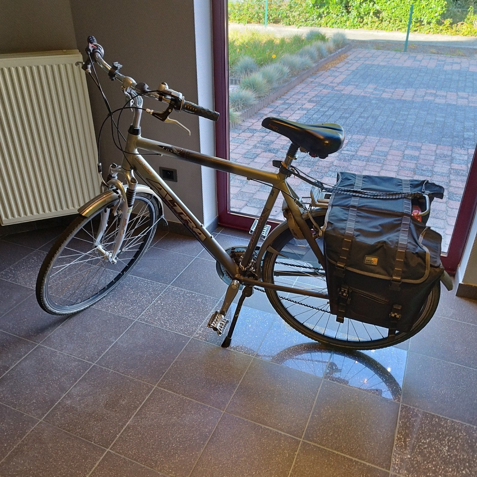 Herenfiets ( met fietstas) lees beschrijving!!!), Fietsen en Brommers, Gebruikt, Velgrem, Versnellingen, Ophalen