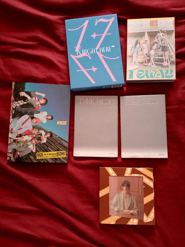 Set van 6 K-popalbums als nieuw. Compleet (fotokaarten), Ophalen of Verzenden, Zo goed als nieuw, Boxset