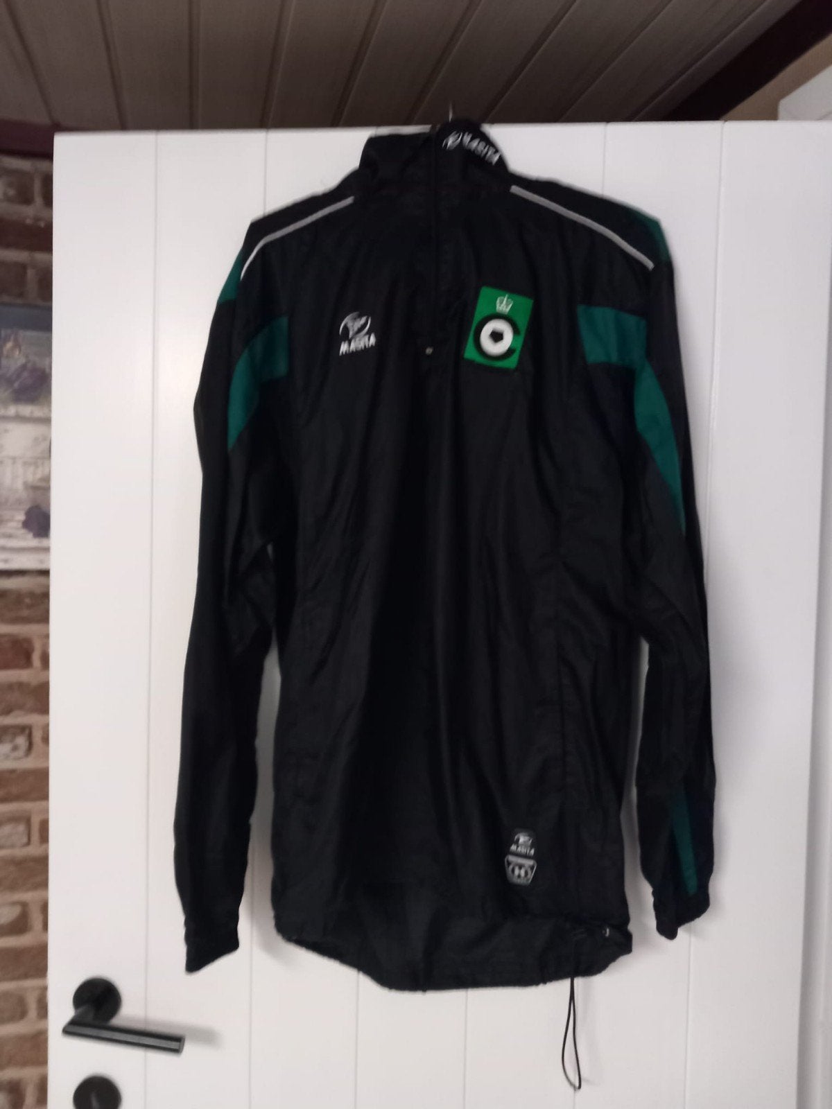 Cercle brugge regenjas, Sport en Fitness, Voetbal, Ophalen