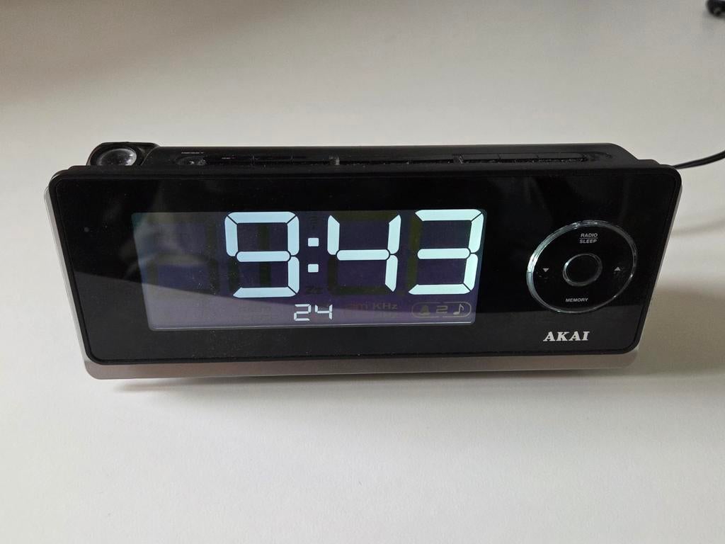radio réveil Akai à projection d'heure, Ophalen, Zo goed als nieuw, Digitaal