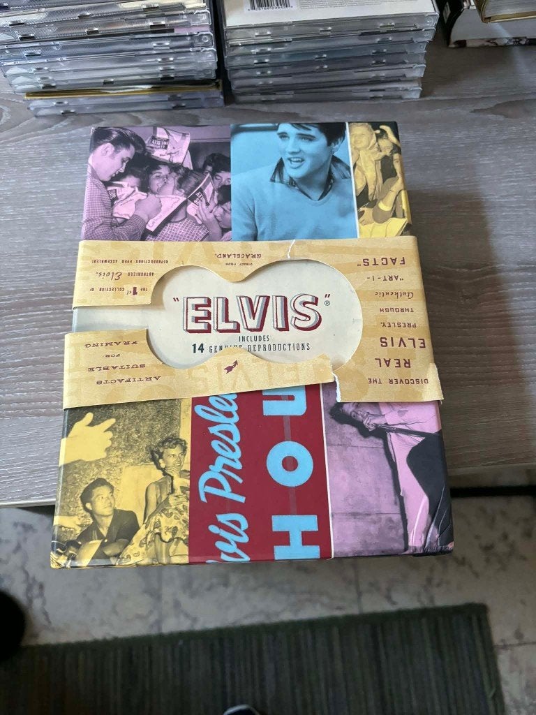 Elvis verzameldoos, mooie doos met 14 reproducties, 10 euro., Ophalen of Verzenden, Gebruikt, Overige typen
