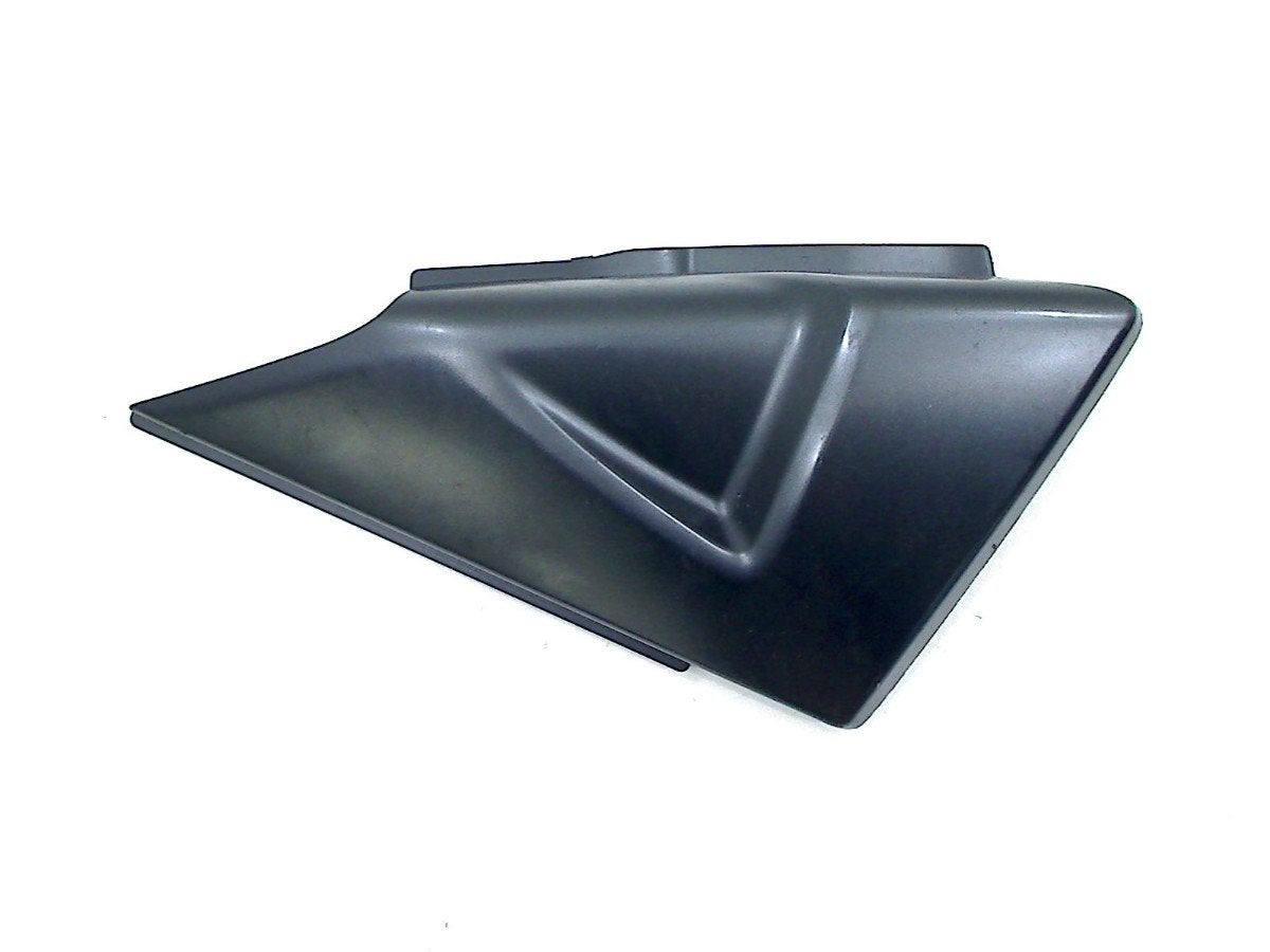 AFDEKKAP FRAME RECHTS Suzuki (47411-23h00), Dhr. S. di Majo, Gebruikt, Info@cama-motorparts.nl, P.J. Troelstraweg 8 8
3144 CX  MAASSLUIS, NL