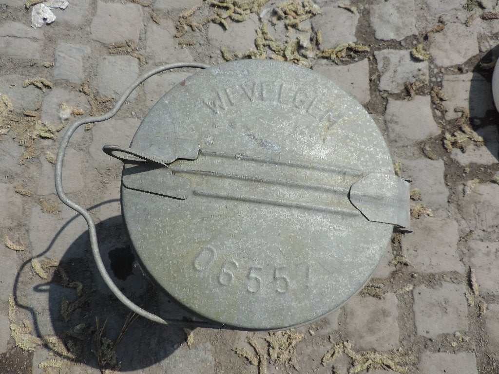 Vintage vuilnisemmer (Wevelgem), Ophalen