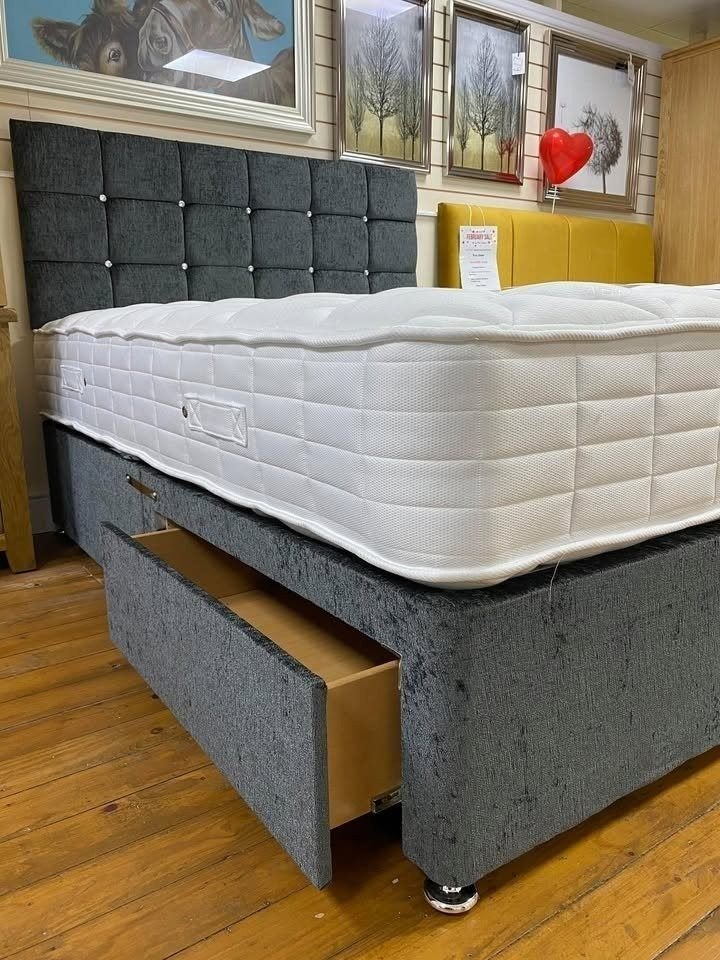 Box spring with topper 180x200 black, Huis en Inrichting, Ophalen of Verzenden, Bedbodem, 200 cm, 160 cm