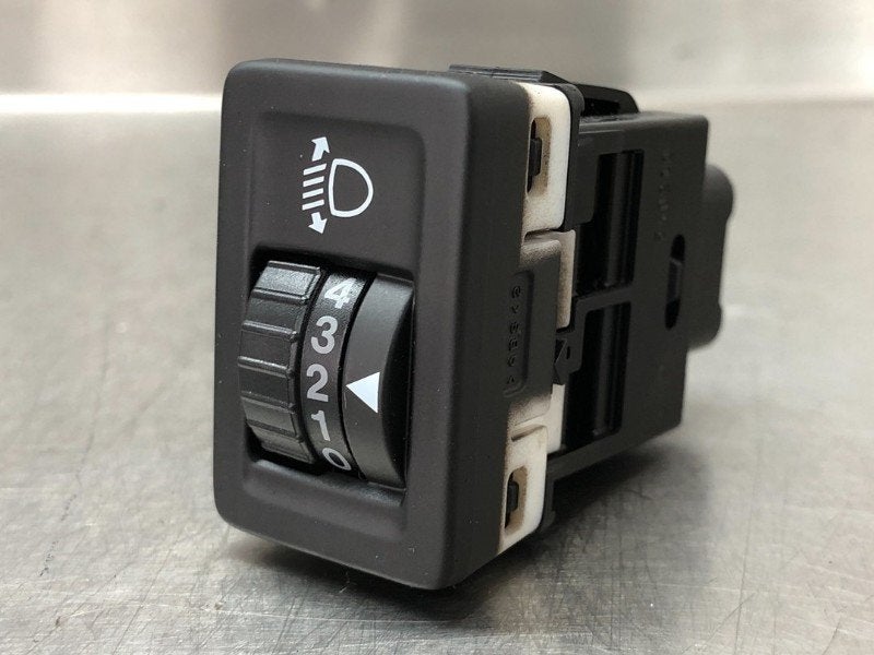COMMUTATEUR PHARE REGLAGE C Suzuki Celerio (LF) (|5X02SD|), Utilisé, Suzuki