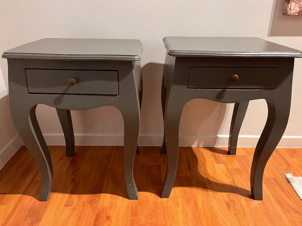 Deux tables de chevet en bois, Moins de 45 cm, Enlèvement, Utilisé, 55 à 70 cm