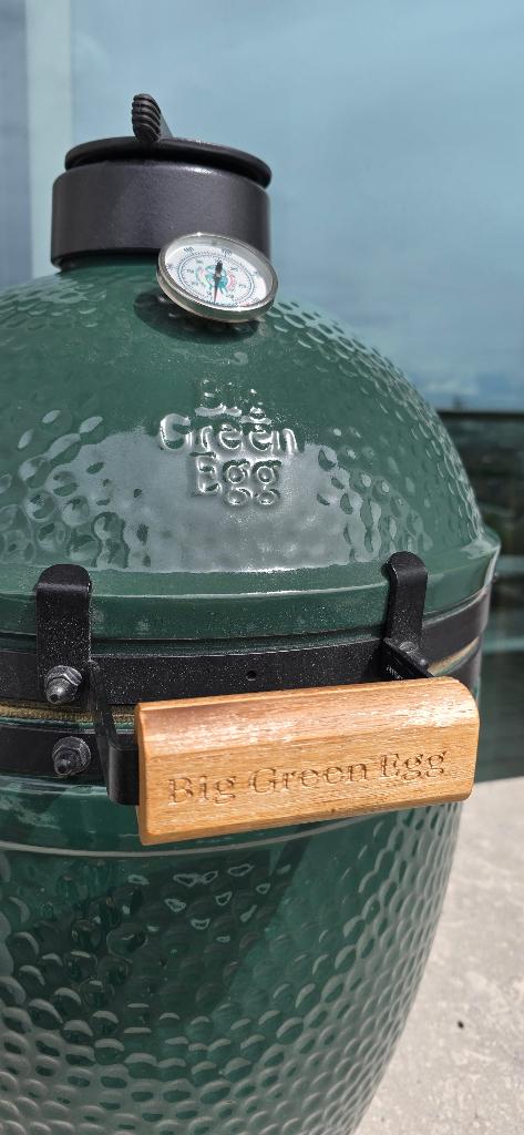 Big Green Egg Small, Tuin en Terras, Houtskoolbarbecues, Ophalen, Gebruikt, Big Green Egg, Met accessoires