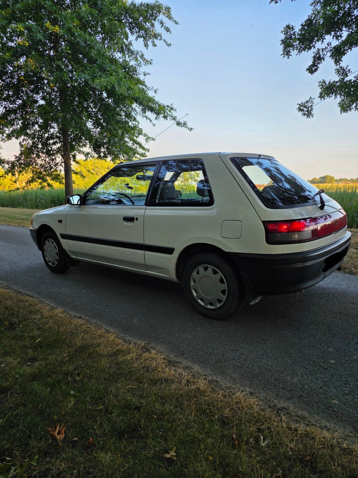 mazda 323 BG Oldtimer gekeurd,weinig km's,verzorgde staat, Auto's, Particulier, Dealer onderhouden, Startonderbreker, Te koop