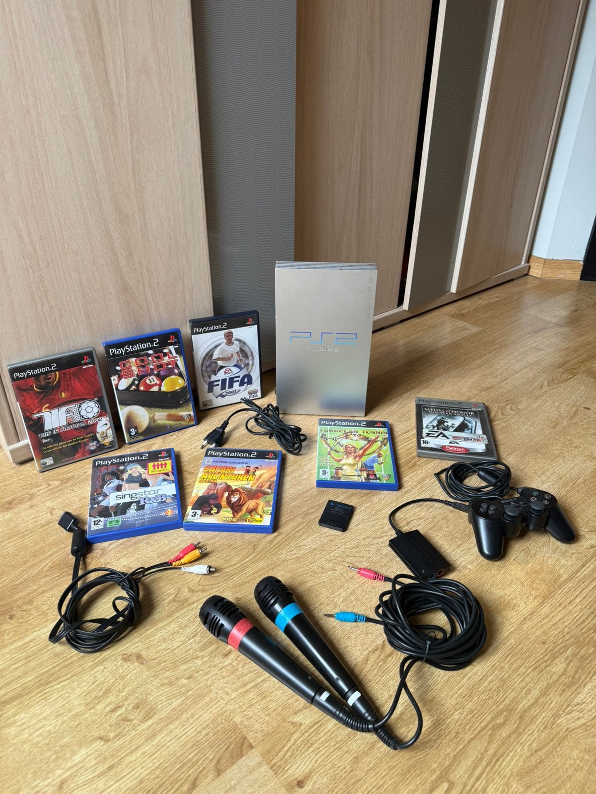 PlayStation 2 Slim Silver + 2 Mic’s + 7 Games - Getest, Gebruikt, Met games, Ophalen of Verzenden, Met 1 controller