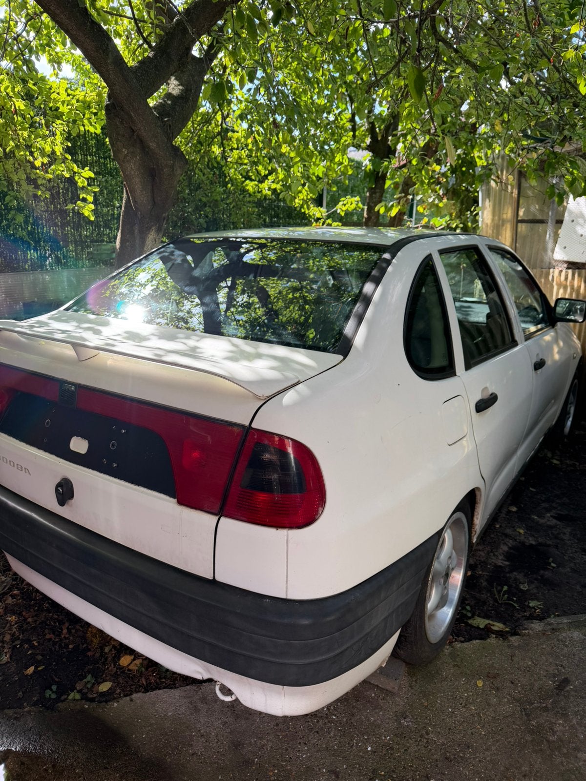 Seat Cordoba 1.4 essence - 1994 - tous les papiers inclus, Achat, Boîte manuelle, 5 portes, 5 places