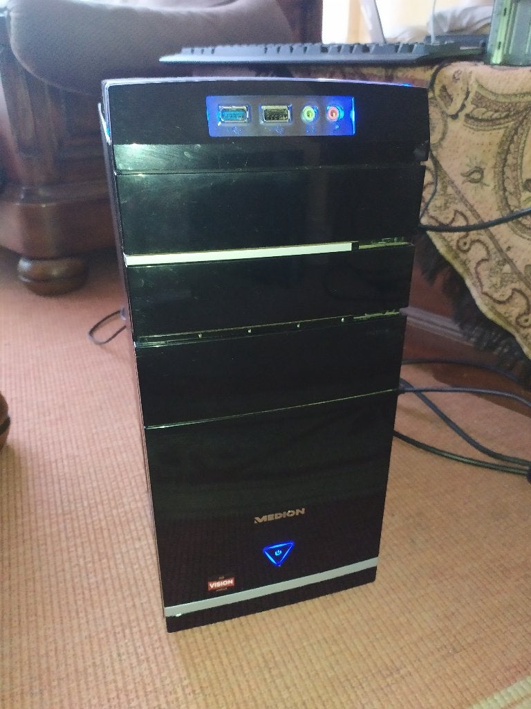 Medion windows 11 office 2024 en wifi, Computers en Software, Ophalen, 8 GB, Medion, SSD