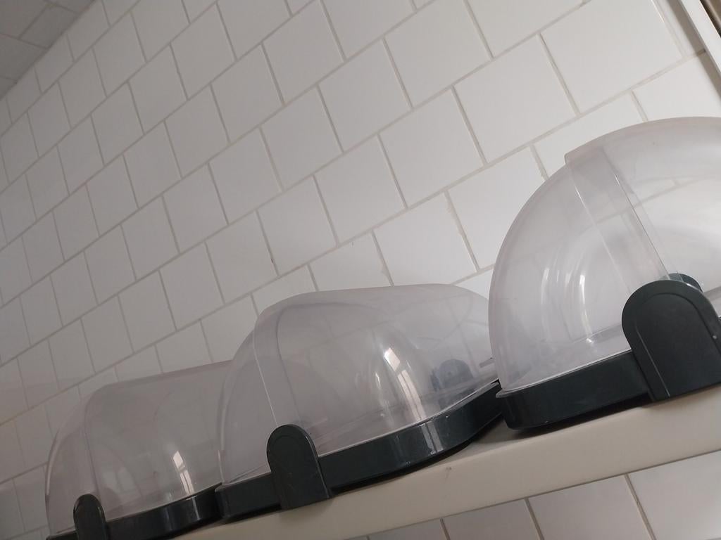 Stolpen voor charcuterie, Ophalen