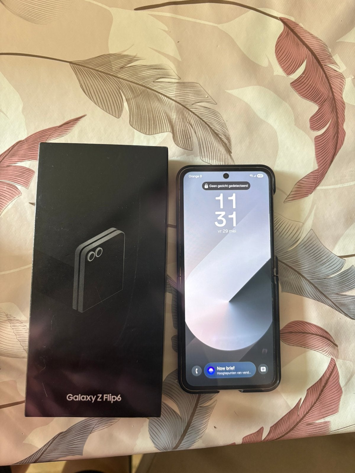 Galaxy z flip6, Télécoms, Téléphonie mobile | Samsung, Avec simlock (verrouillage SIM), Comme neuf, Enlèvement, Android OS